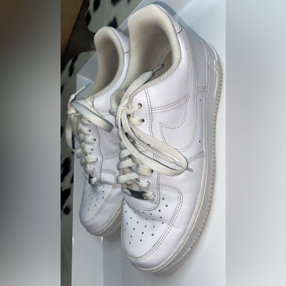 Nike Air Force 1 Size 9 All White Has minimal wear shown needs good cleaning - Picture 11 of 16